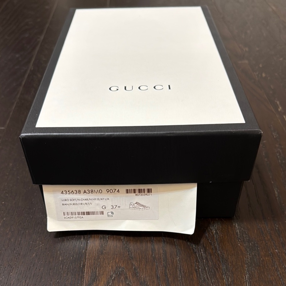 Gucci Ace White Sneakers with Red Heart Detail - Picture 11 of 12